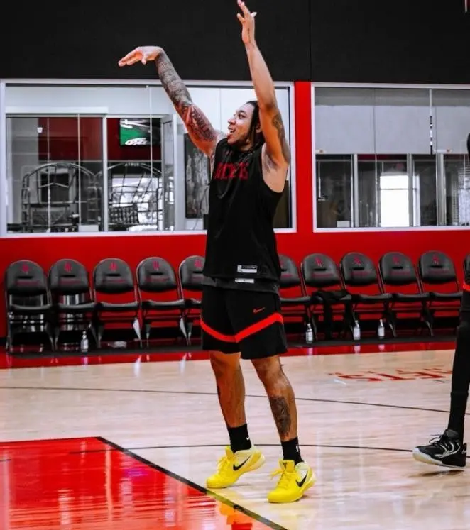 交易到火箭, 力一般, 位悍将虎视 交易到火箭, 力一般, 位悍将虎视