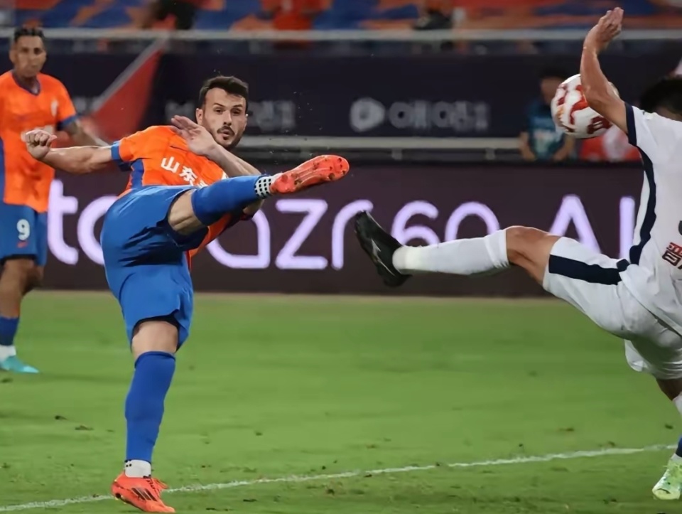 罚丢点球有, 东家留下个 罚丢点球有, 东家留下个