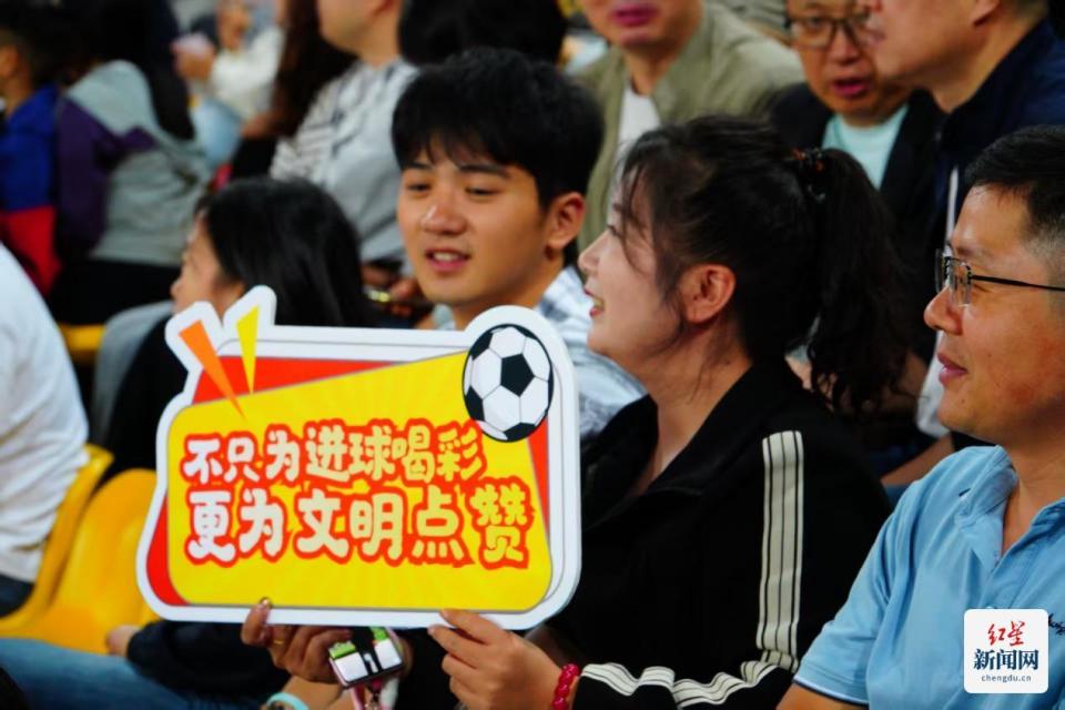 LoAA, 里求学, 这里的人文 LoAA, 里求学, 这里的人文